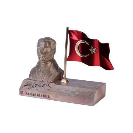 Atatürk Büstü ve Türk...