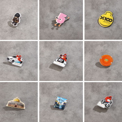 Plasto Rozet (İğneli)